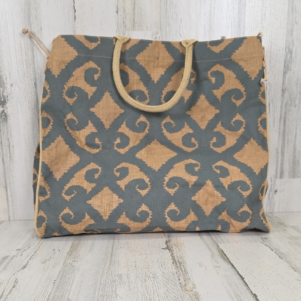 The Royal Standard Collection Large Tan Gray Burlap Tote Beach Bag Snap Closure